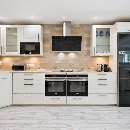 Sitges Spaces Mediterranean Apartments 4 Bedroom, 4 Bathroom, Huge Terrace, Jacuzzi- Sleeps 9 Εξωτερικό φωτογραφία