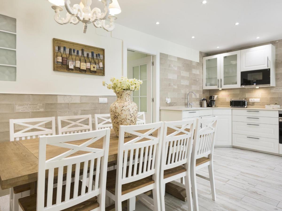Sitges Spaces Mediterranean Apartments 4 Bedroom, 4 Bathroom, Huge Terrace, Jacuzzi- Sleeps 9 Εξωτερικό φωτογραφία