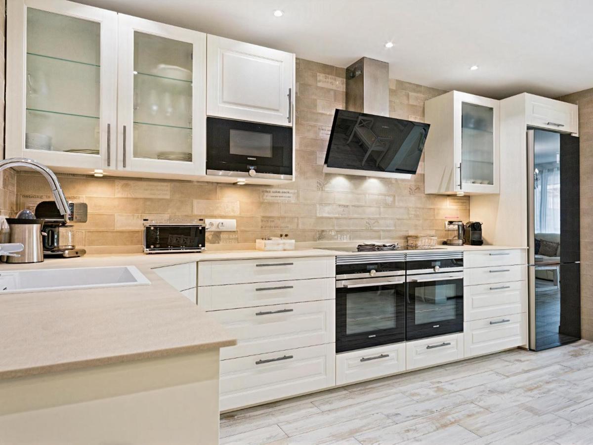 Sitges Spaces Mediterranean Apartments 4 Bedroom, 4 Bathroom, Huge Terrace, Jacuzzi- Sleeps 9 Εξωτερικό φωτογραφία