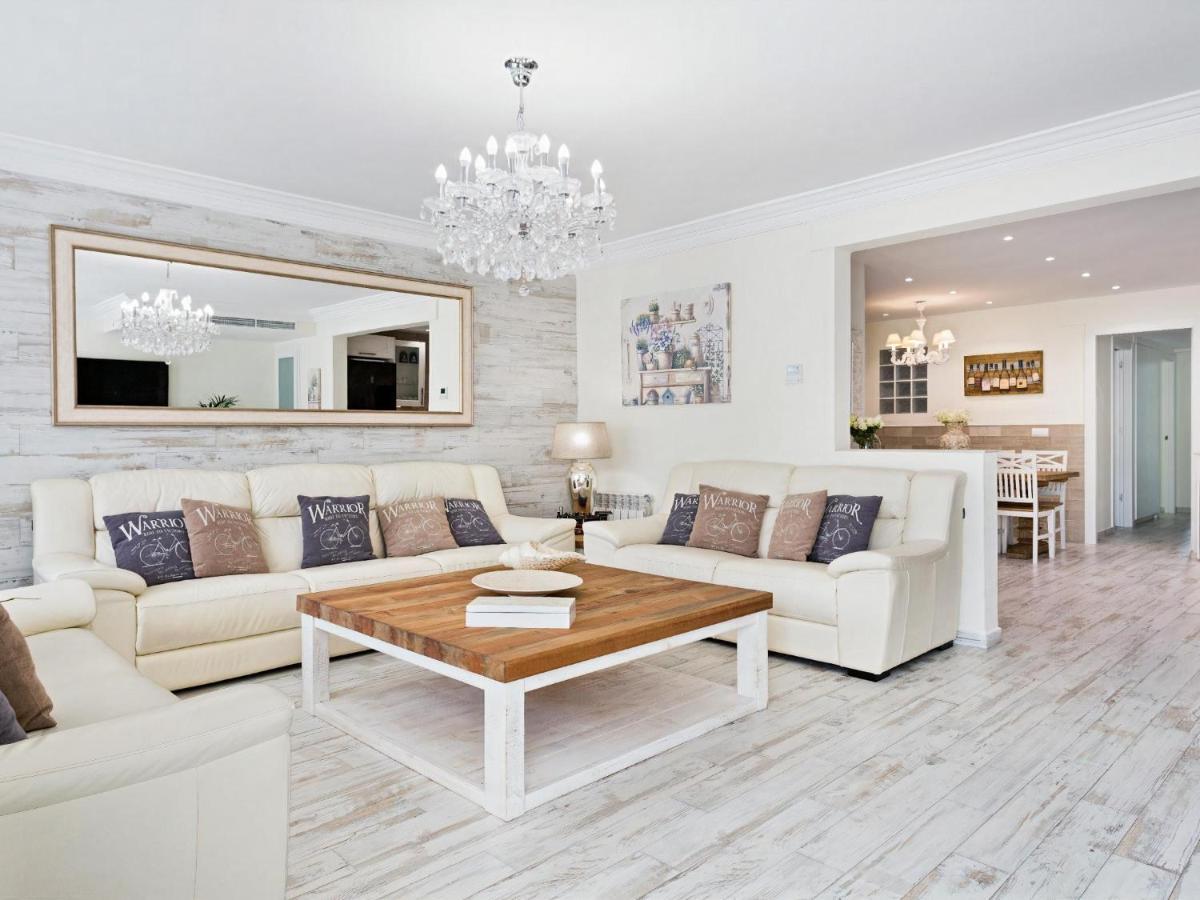 Sitges Spaces Mediterranean Apartments 4 Bedroom, 4 Bathroom, Huge Terrace, Jacuzzi- Sleeps 9 Εξωτερικό φωτογραφία