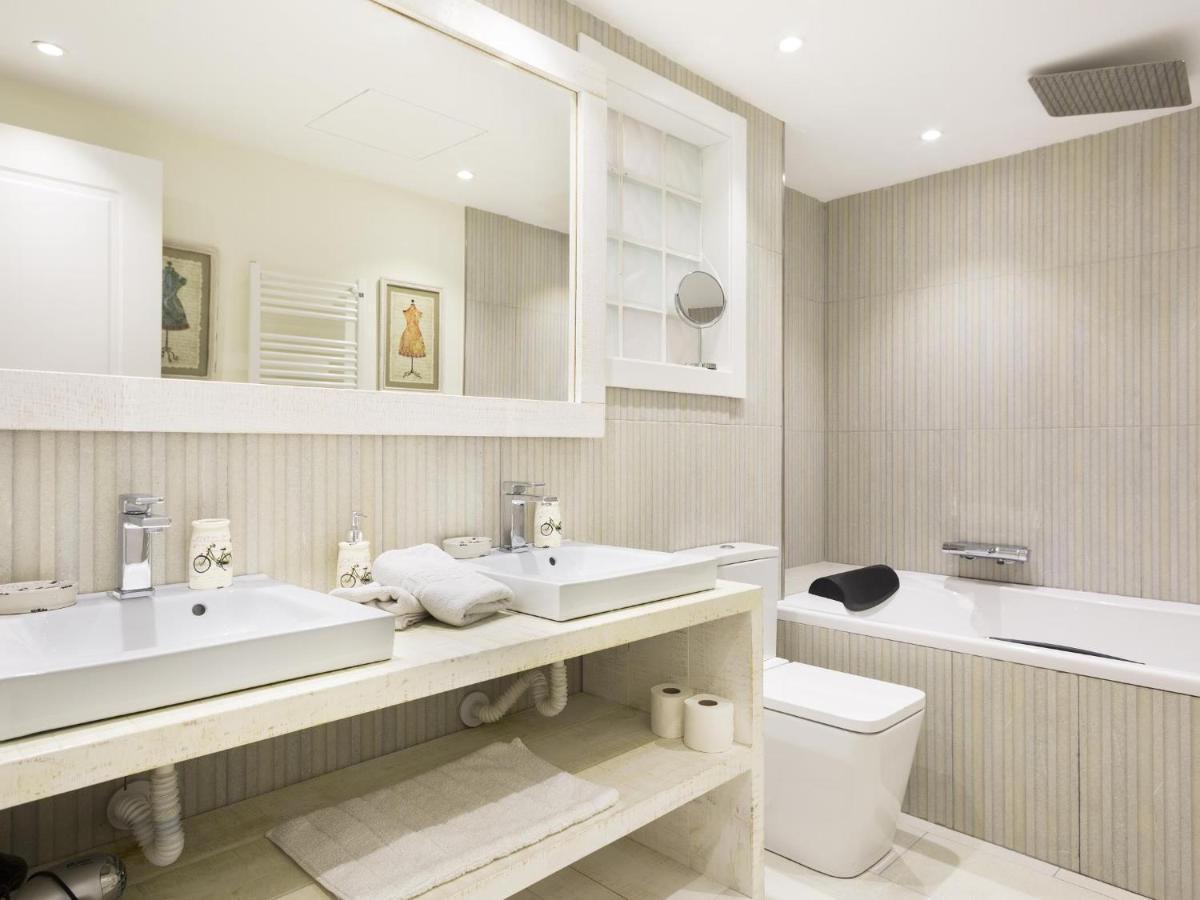 Sitges Spaces Mediterranean Apartments 4 Bedroom, 4 Bathroom, Huge Terrace, Jacuzzi- Sleeps 9 Εξωτερικό φωτογραφία